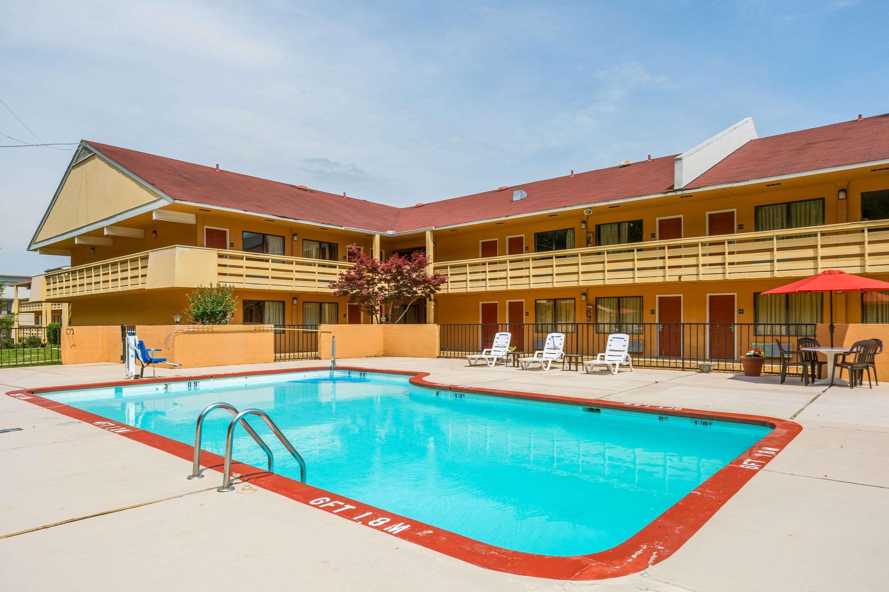 Quality Inn & Suites Corinth West Exterior photo