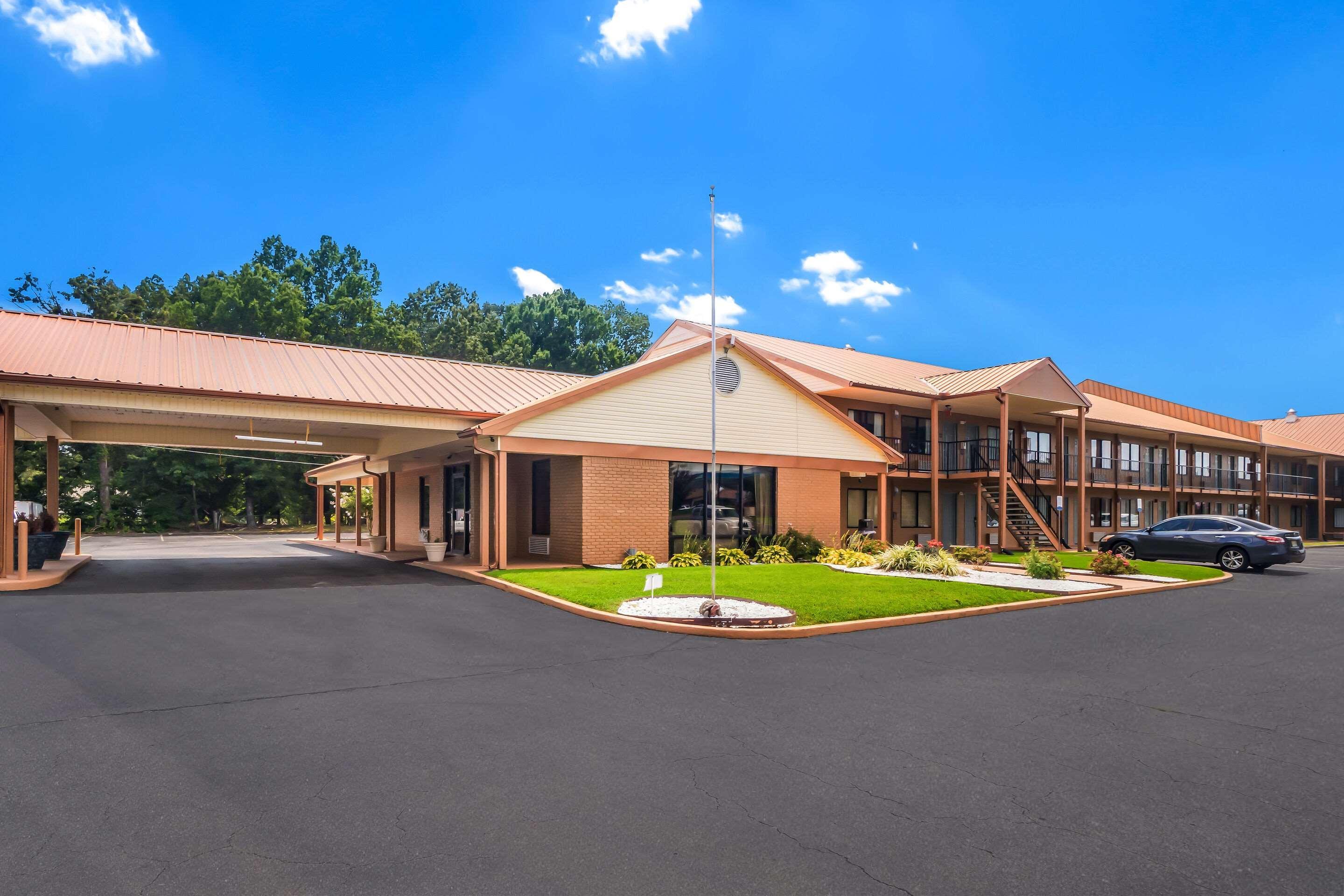 Quality Inn & Suites Corinth West Exterior photo