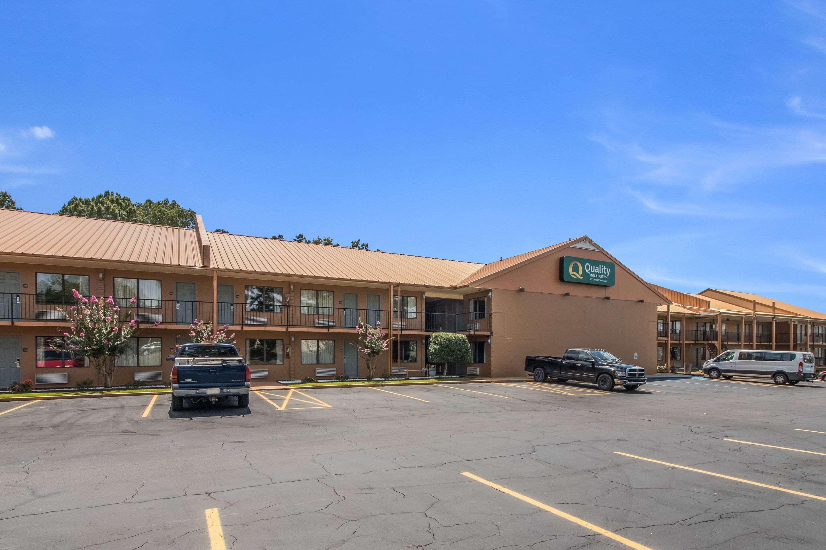 Quality Inn & Suites Corinth West Exterior photo