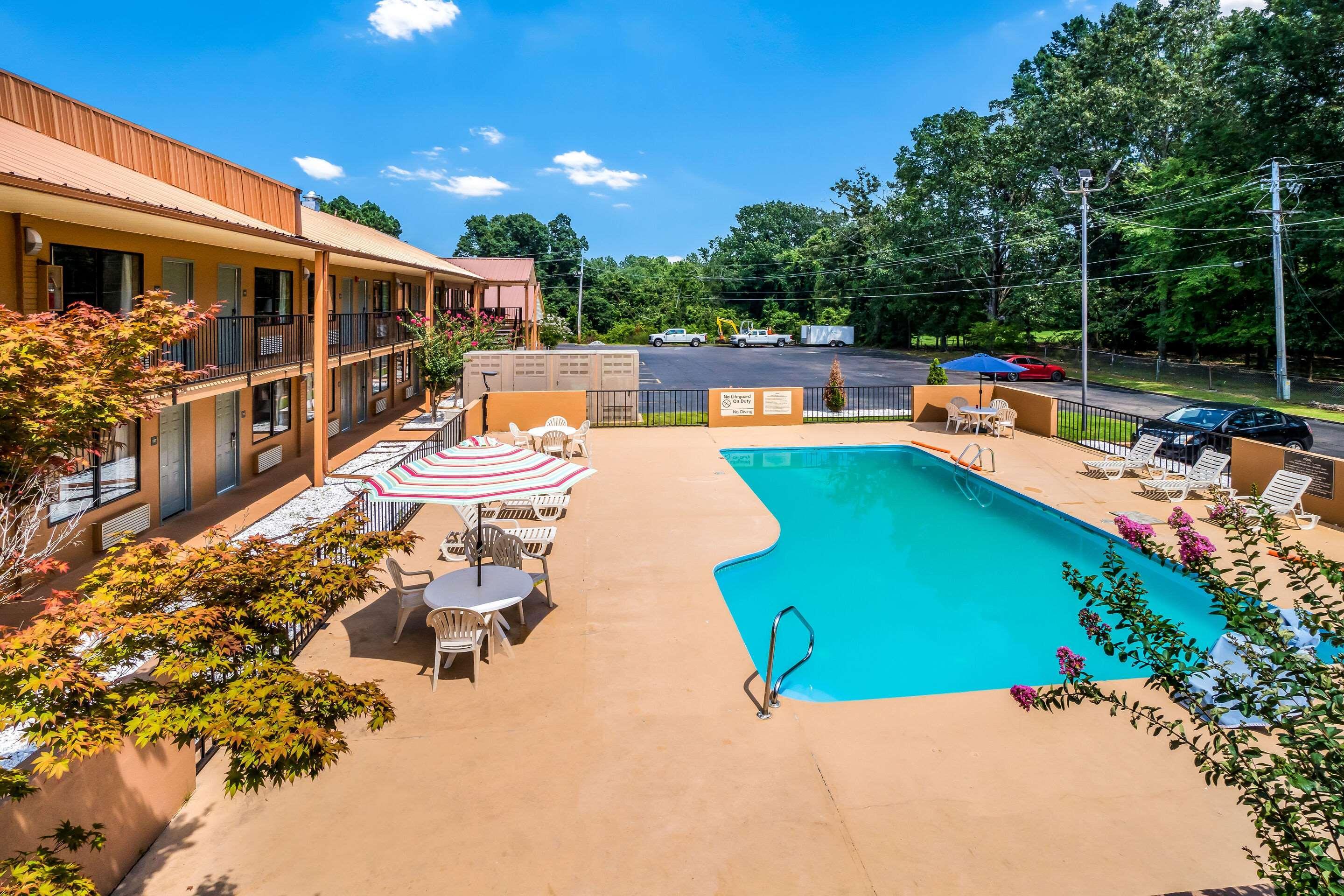 Quality Inn & Suites Corinth West Exterior photo