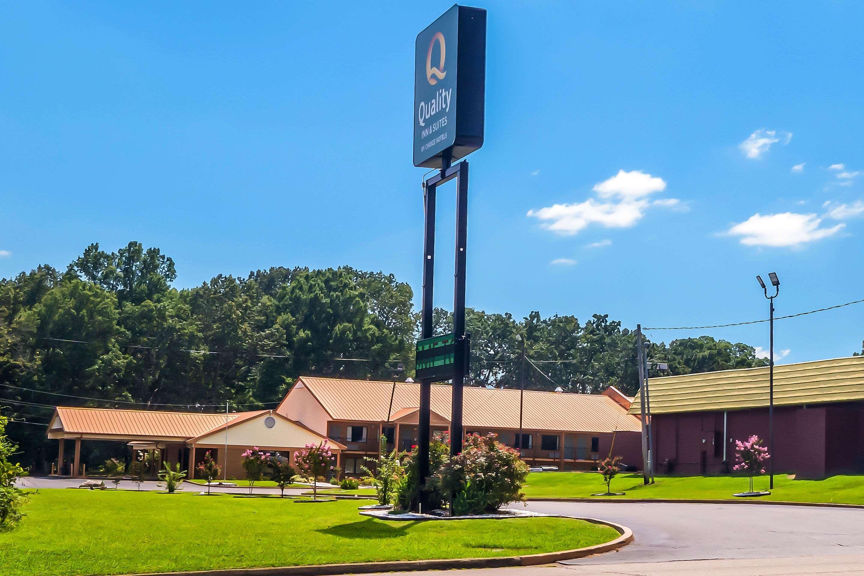 Quality Inn & Suites Corinth West Exterior photo