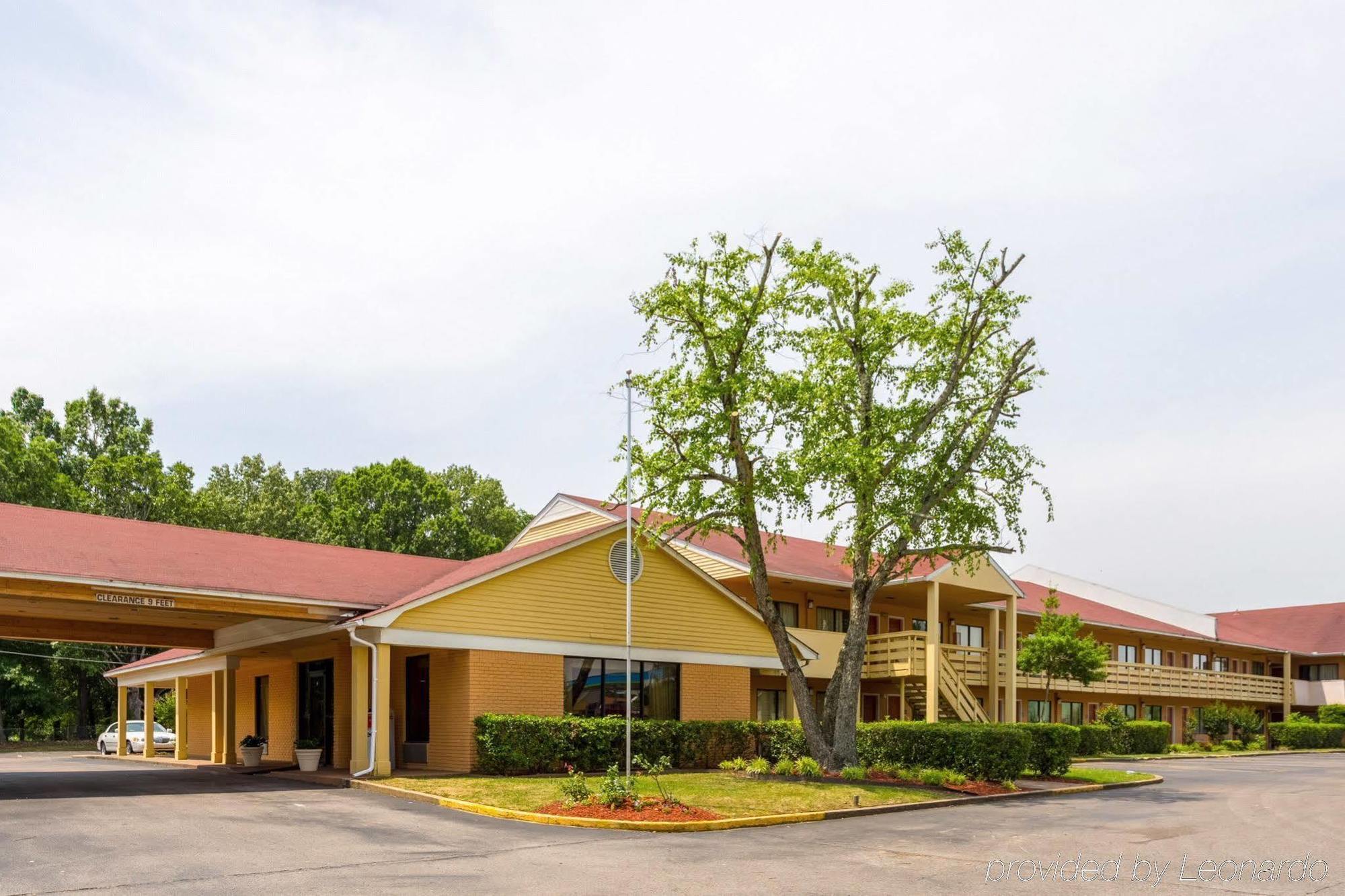 Quality Inn & Suites Corinth West Exterior photo